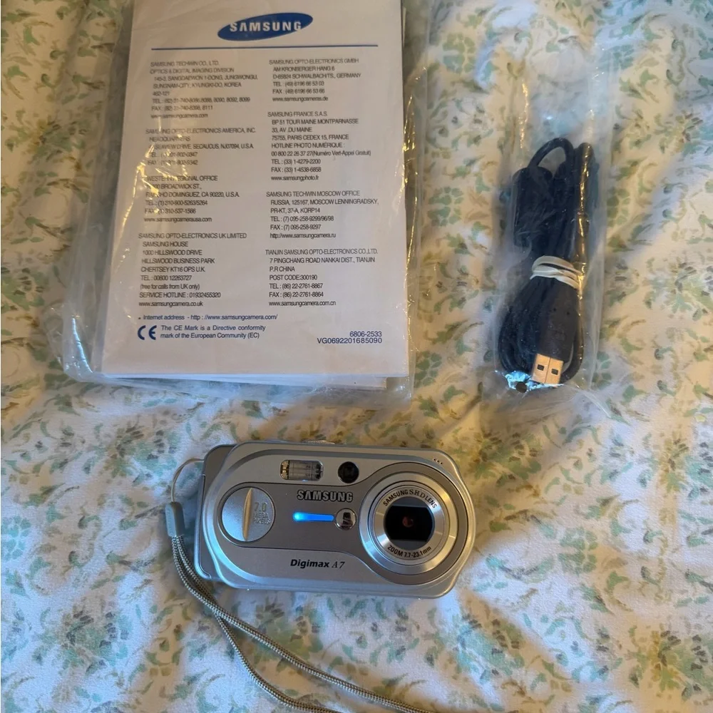 Samsung Digimax A7 Metallic Digital Camera